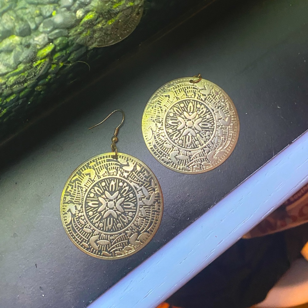 Metal detailed earrings